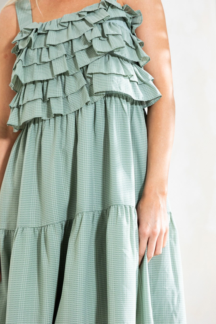 Tiered Mini Ruffles Sleeveless Midi Dress