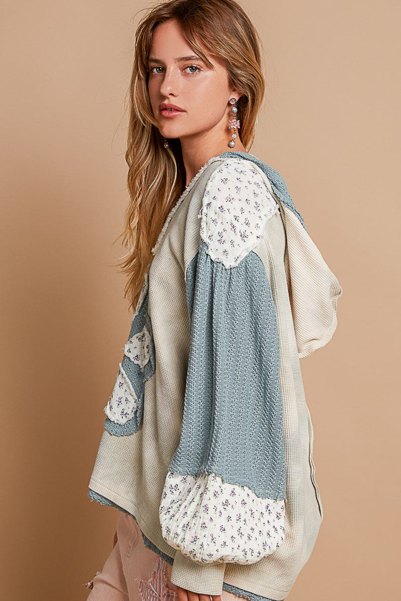 V-neck gauze flower patch thermal hoodie knit top
