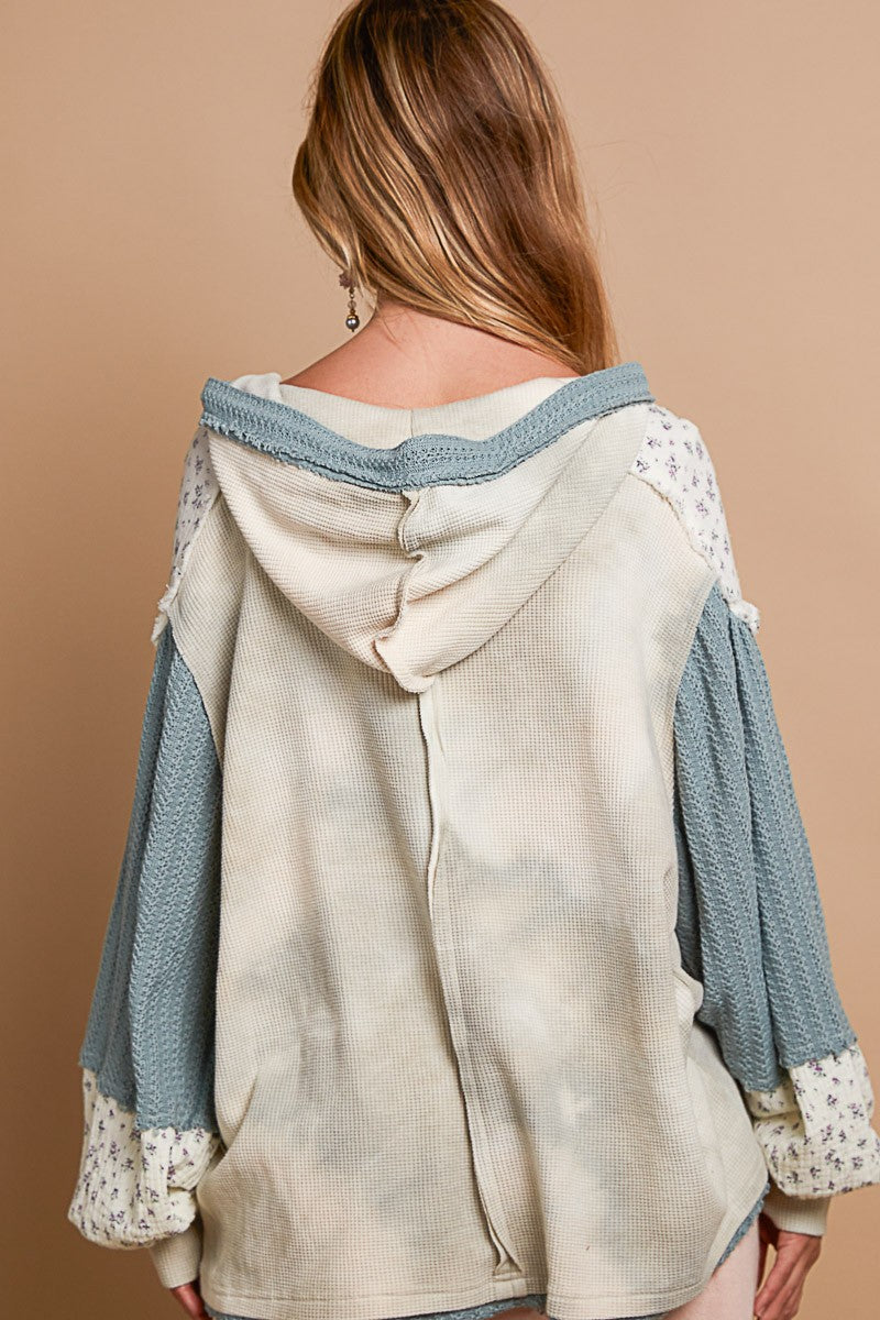 V-neck gauze flower patch thermal hoodie knit top