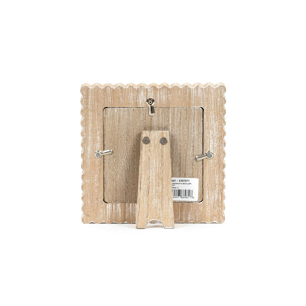 Wood Photo Frame w/ Scalloped Design 4x4