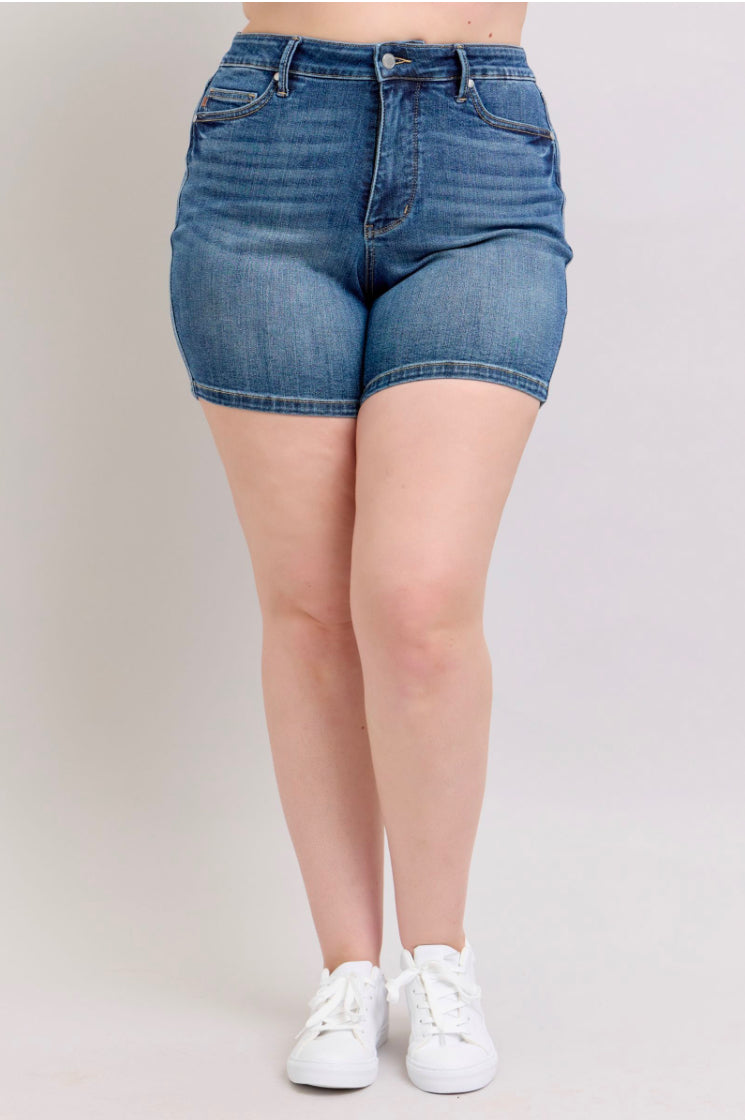 Judy Blue Medium Rise / Curvy Tummy Control Shorts JB150334