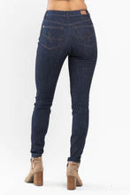 Hi-Waisted Classic Jeans w/Embroidery Judy Blue