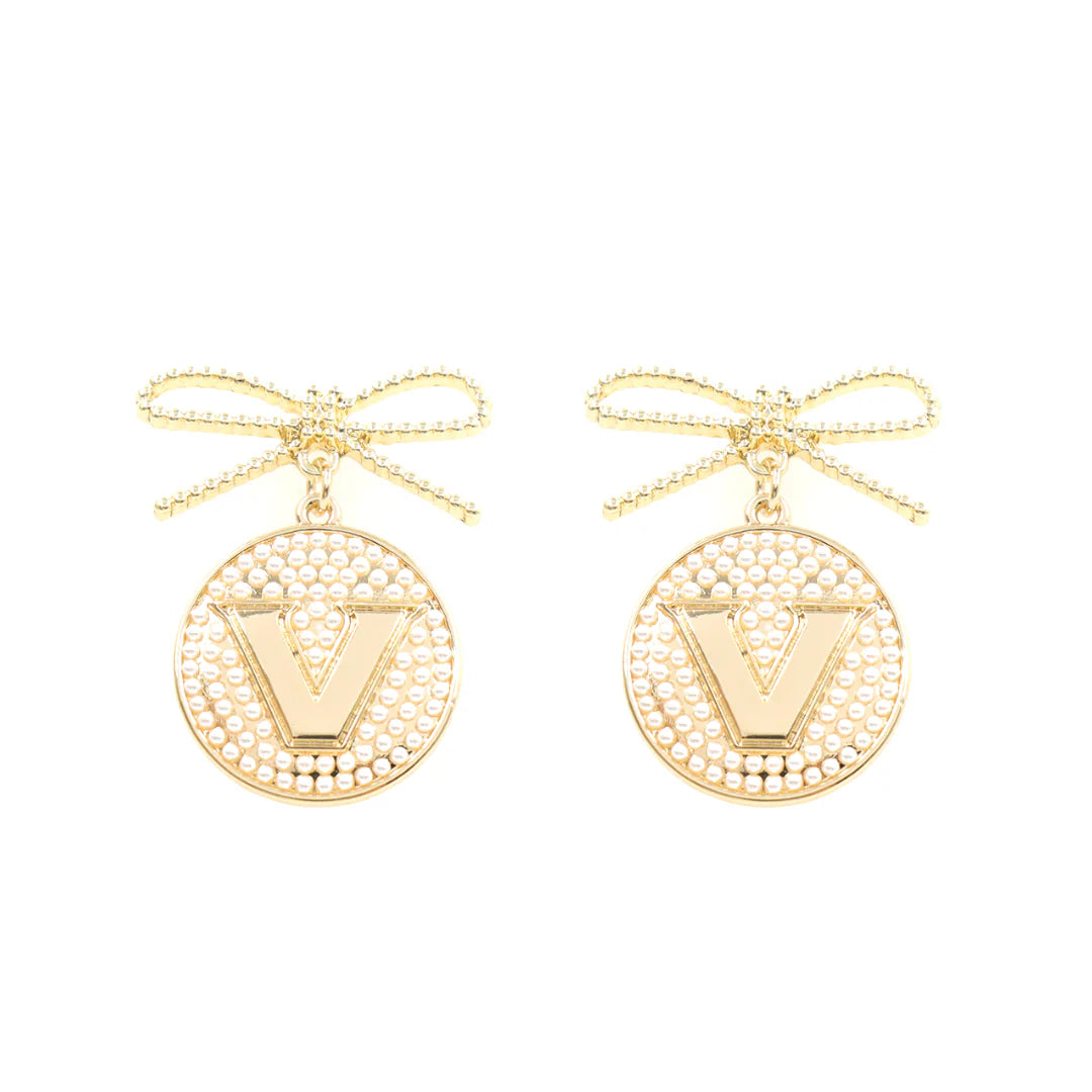 Vanderbilt Logo Pearl Medallion Earring
