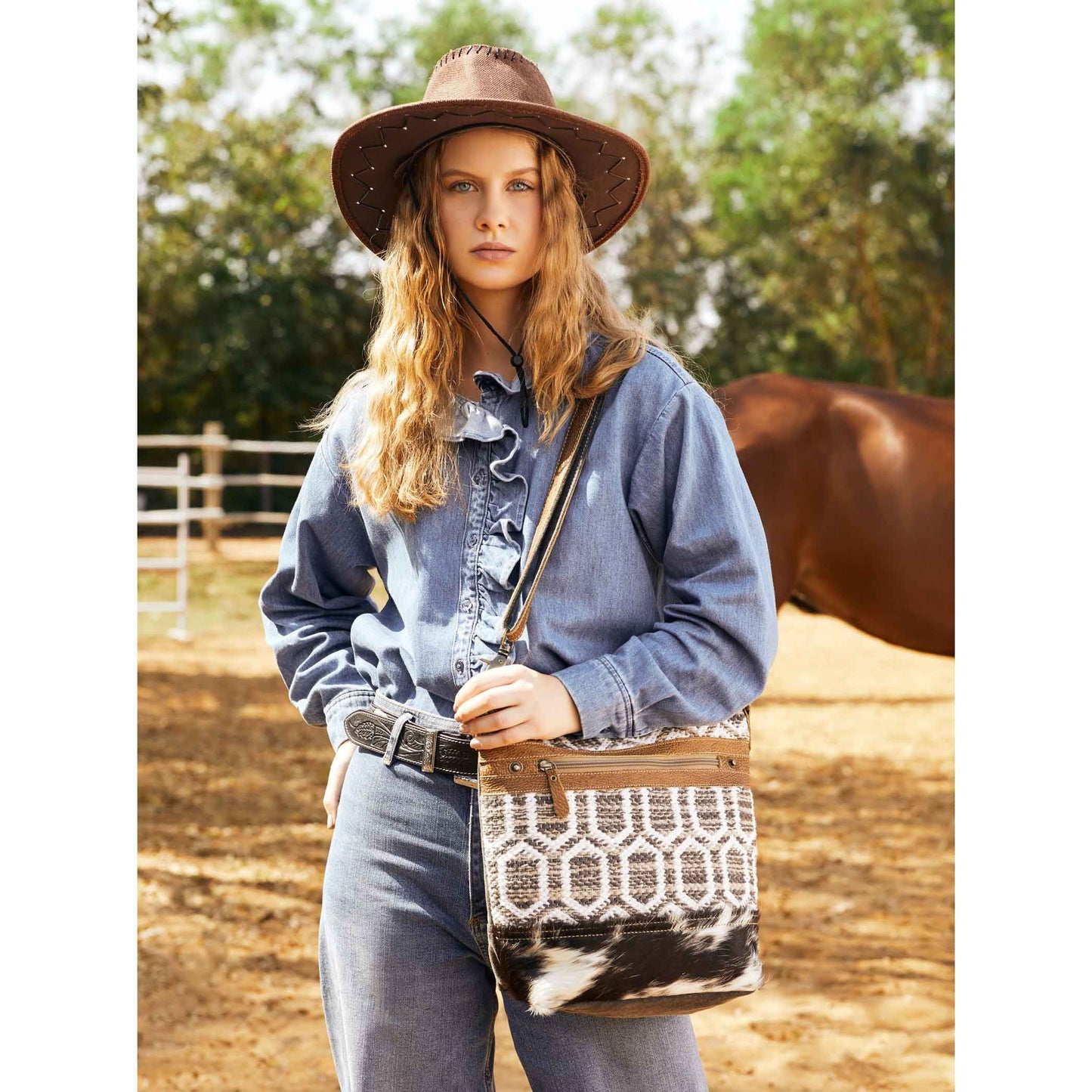 Radial Shoulder Bag