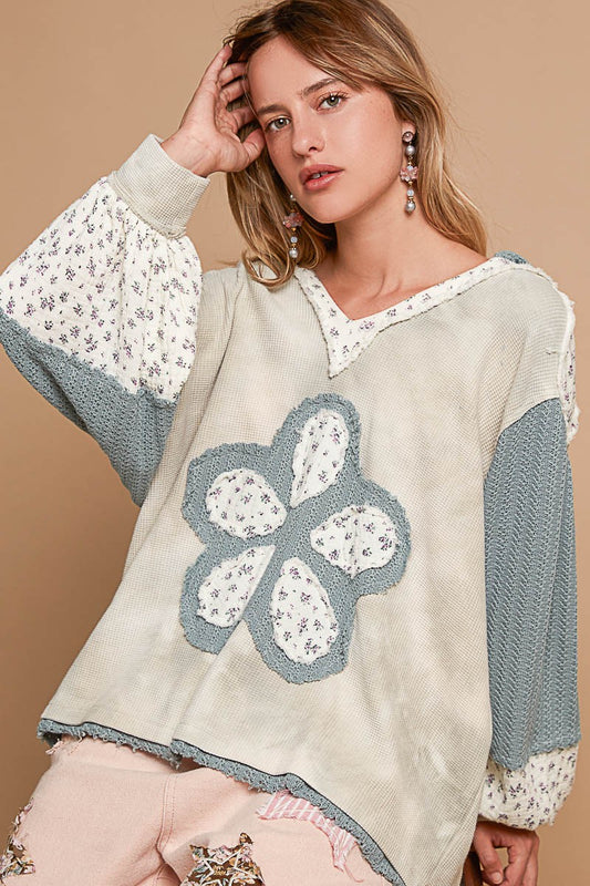V-neck gauze flower patch thermal hoodie knit top