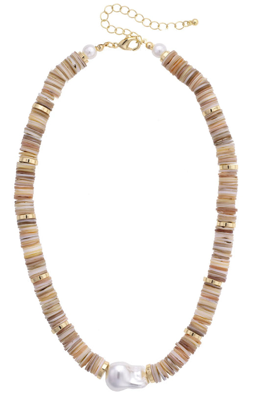 Leandra Pearl Shell Necklace in Natural