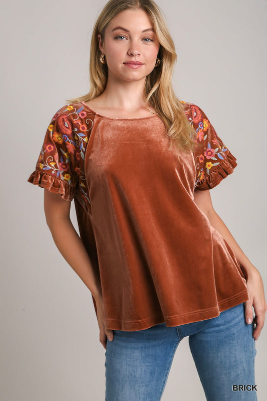 Curvy Velvet Embroidery Short Top