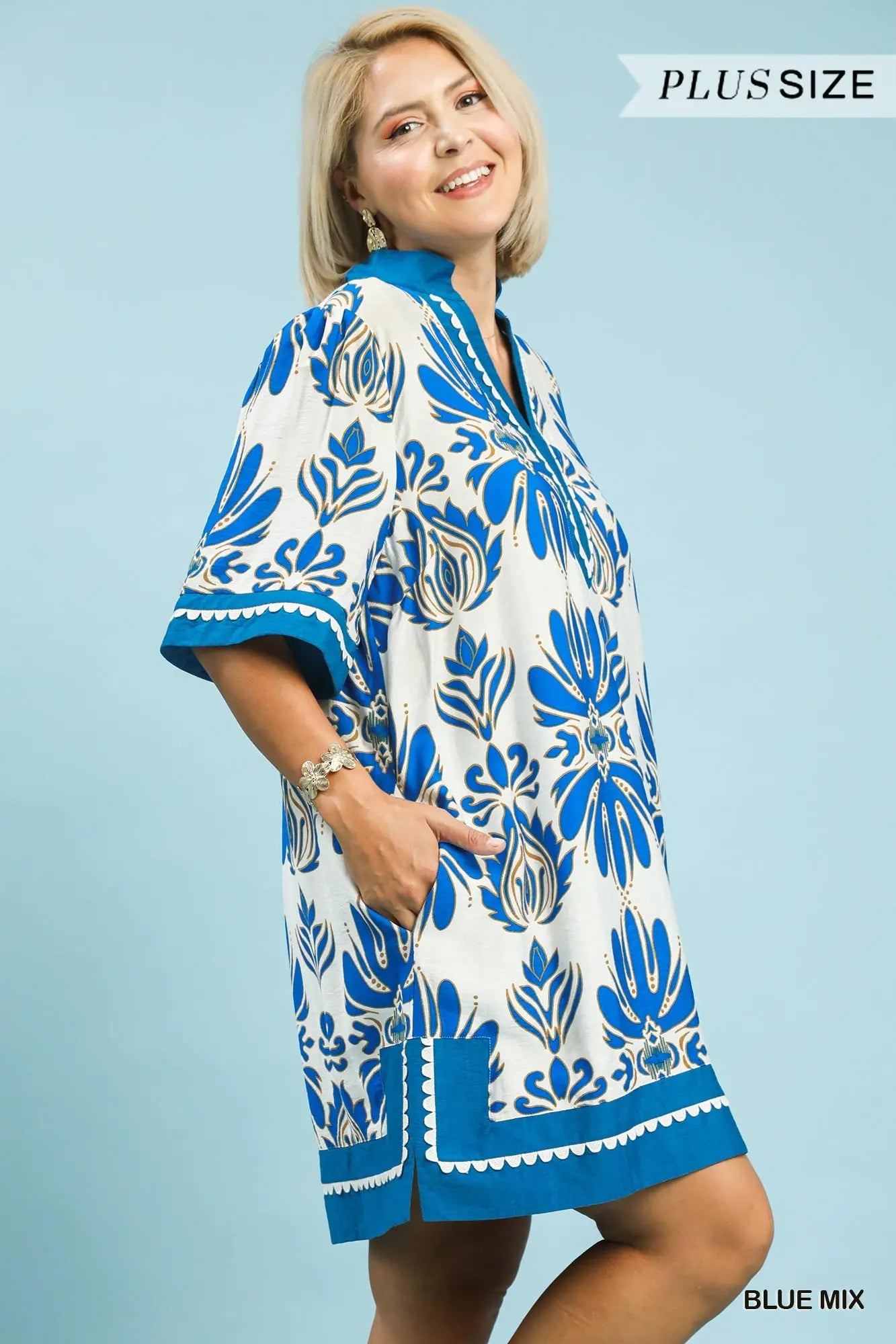 Mix Border Print Dress w/ Contrast Trim