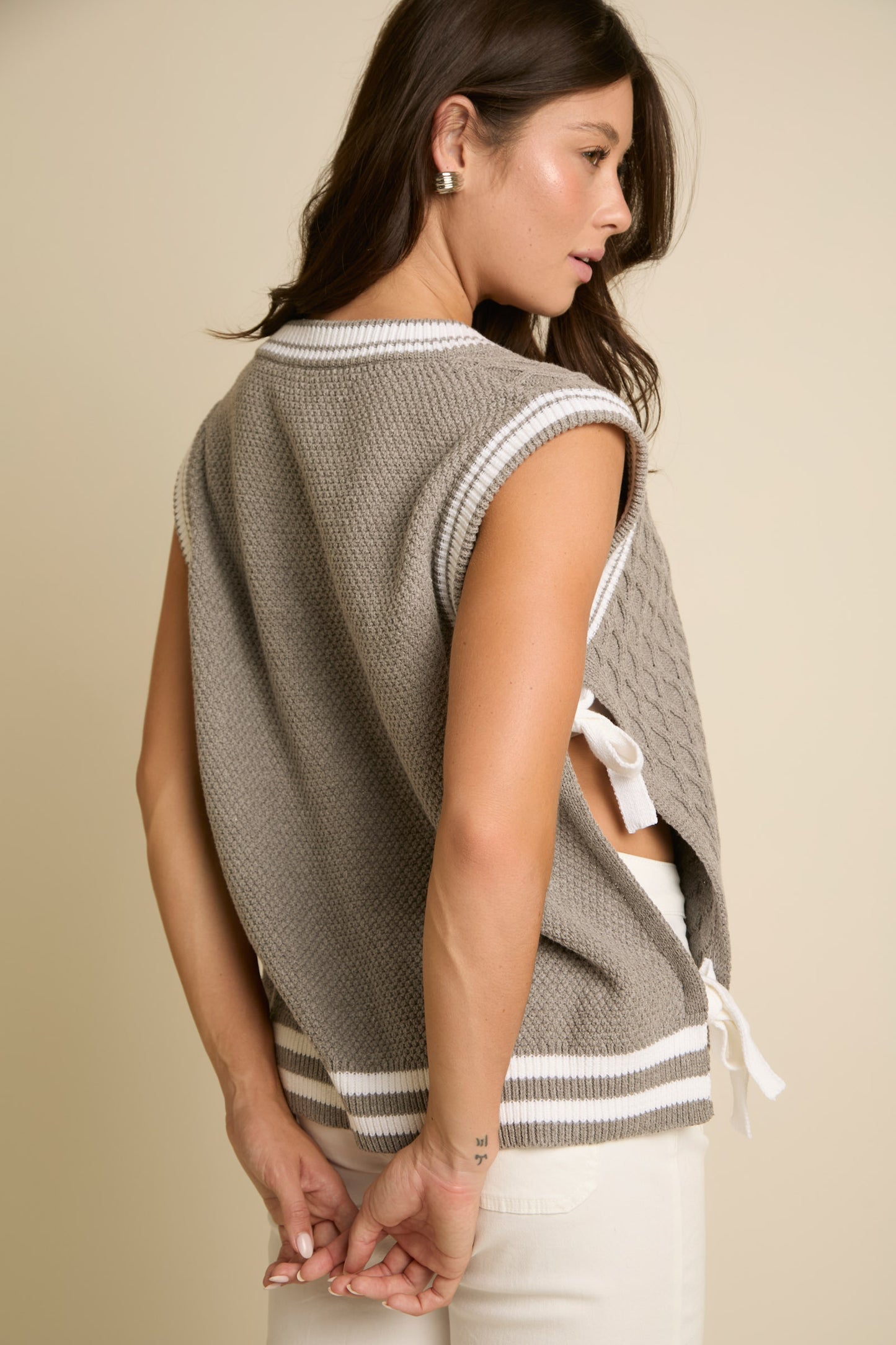 Gray Vest Sweater With bows on the Side