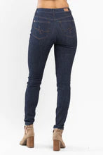 Hi-Waisted Classic Jeans w/ Embroidery Judy Blue