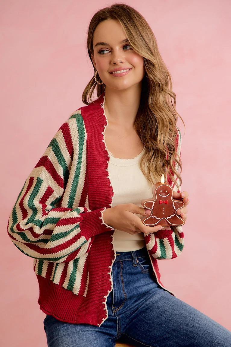 KNIT SWEATER WITH SCALLOPED EDGES