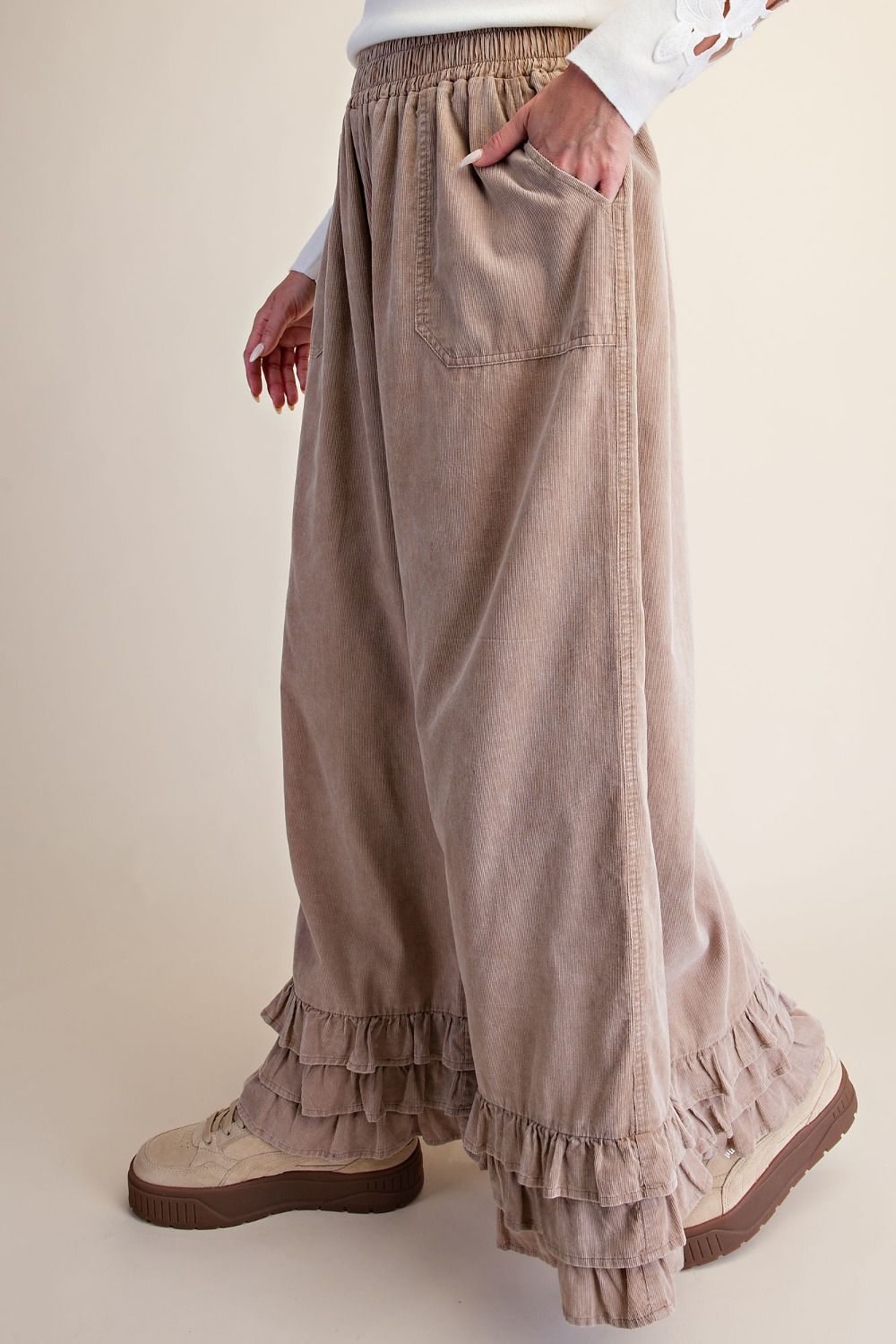 Ruffle Bottom Corduroy Pants