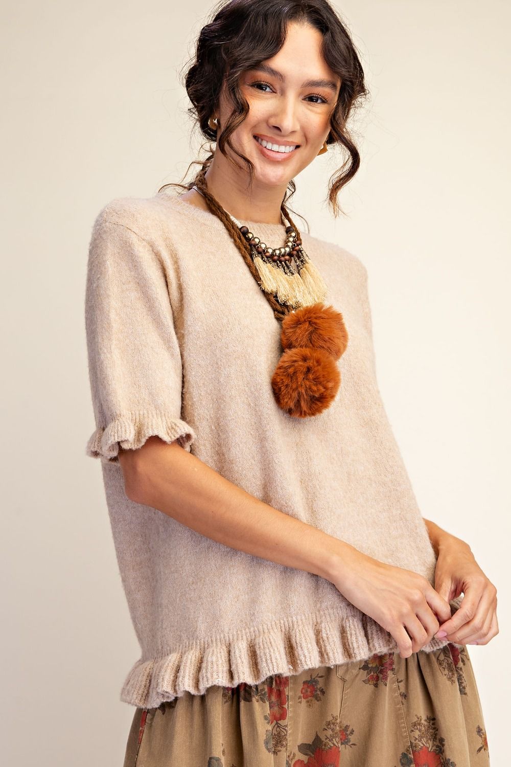 Short Sleeve Knitted Sweater With Ruffles