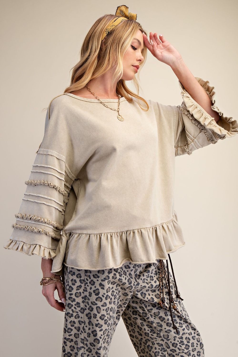 WASHED RUFFLE BOTTOM TERRY TOP