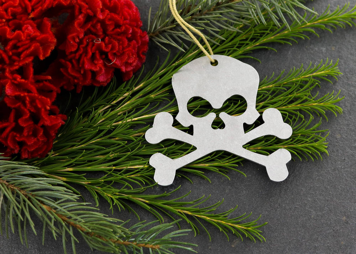 Skull And Crossbones Metal Holiday Gift Christmas Ornamentsh