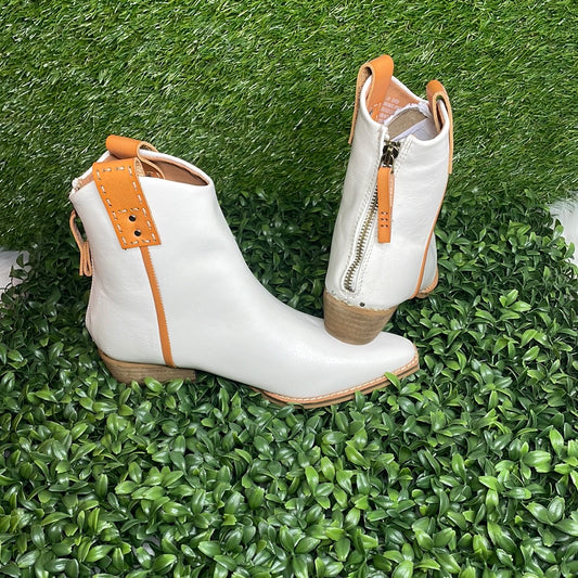 Free reign White Bootie