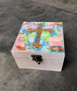 4.5 x 4.5 x 3" Wood Box with Cross, Blue,
